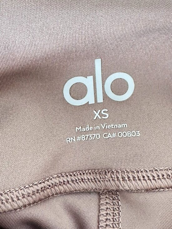 Alo Yoga High-Waist Airlift 7/8 Legging - Picture 8 of 8